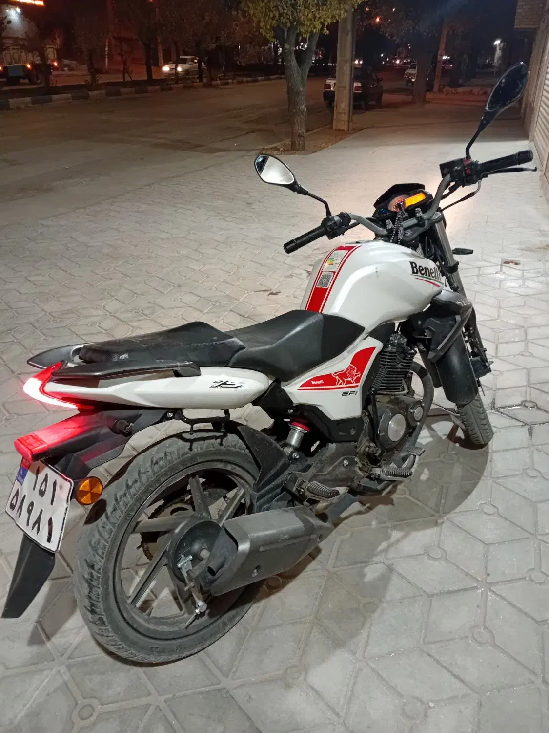 بنلی ۱۵۰|موتورسیکلت|سمیرم, |دیوار