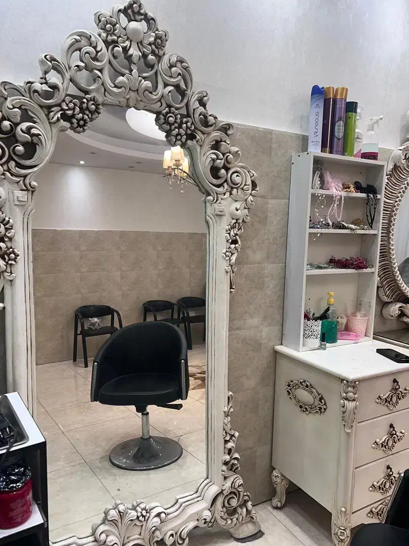 آینه و کنسول ۲عددویک عدد تخت وصندلی و آینه قدی|آرایشگاه و سالنهای زیبایی|کرج, کمالشهر|دیوار