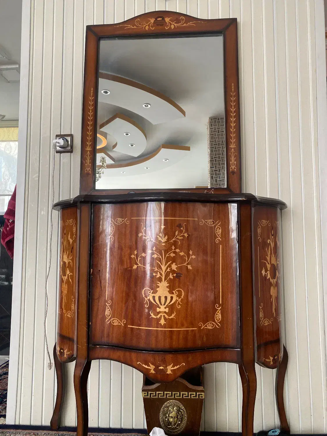 اینه کنسول و گنجه|بوفه، ویترین، کنسول|مشهد, کارمندان دوم|دیوار