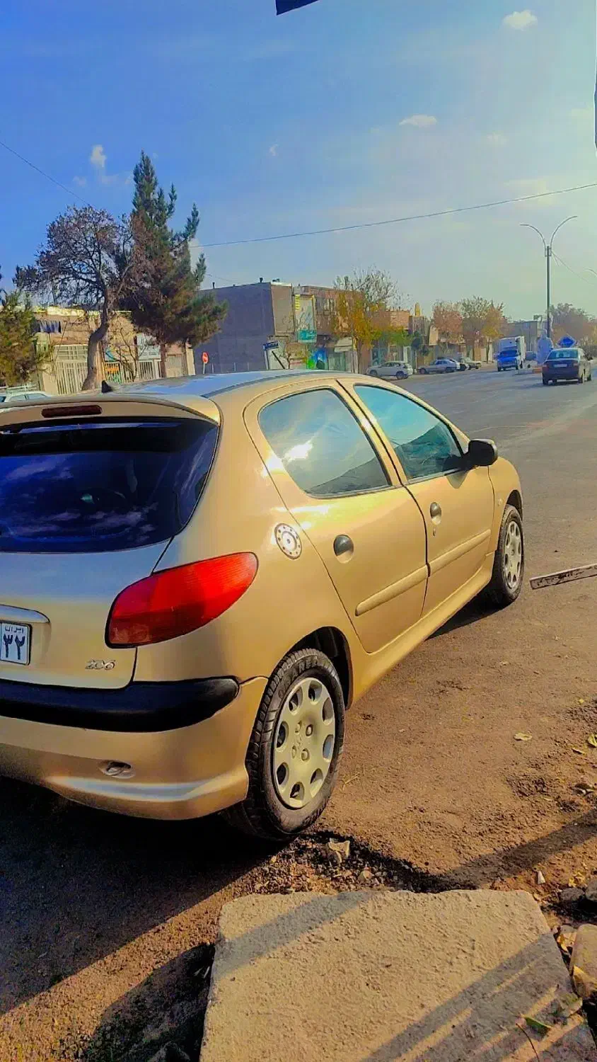 206تیپ دو مدل ۸۳|خودرو سواری و وانت|تربتحیدریه, فرمانداری|دیوار