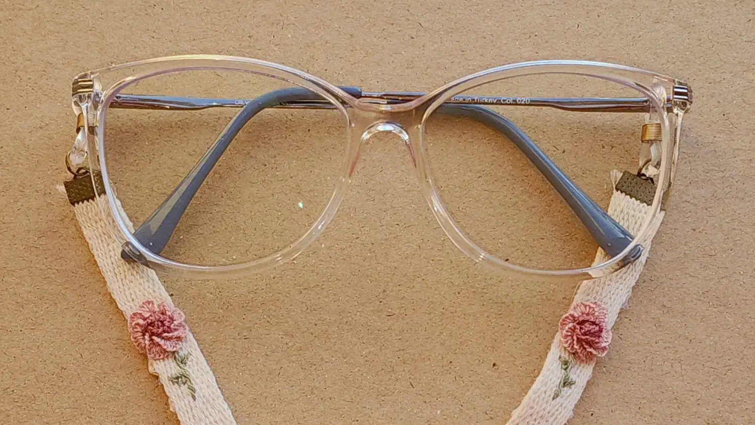 بند عینک گلدوزی شده|زیورآلات و اکسسوری|کرج, دانشگاه هنر تهران (پردیس کرج)|دیوار