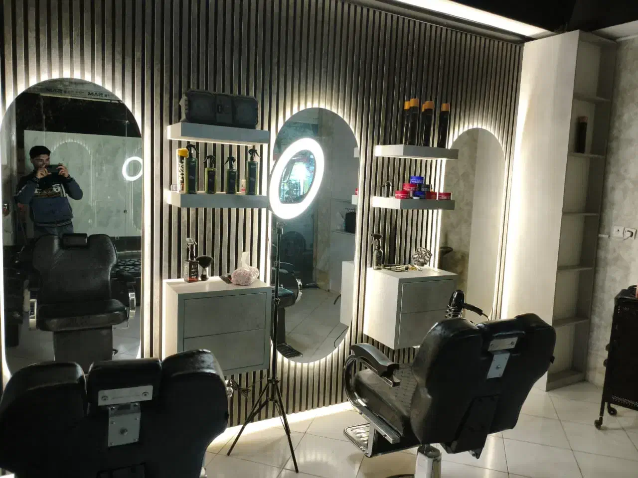 دعوت به همکاری آرایشگر مردانه و صندلی اجاره|استخدام درمانی، زیبایی، بهداشتی|تهران, جلیلی|دیوار