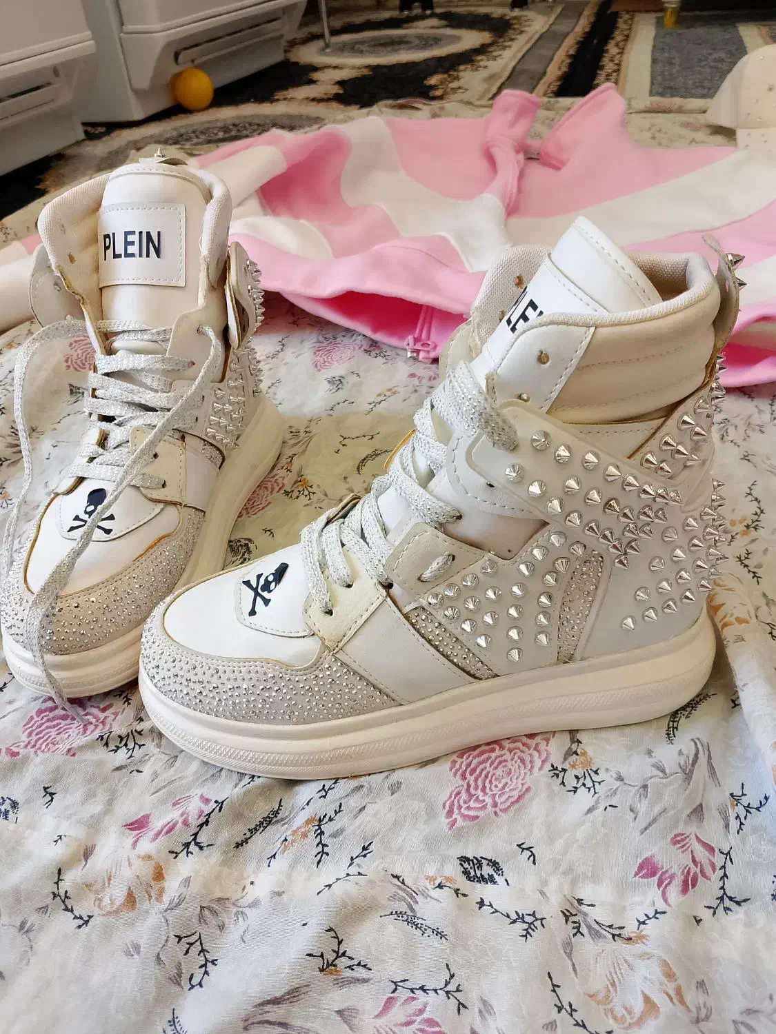 کفش ترند نگینی اسپایک دار سایز ۳۸ ۳۹|کیف، کفش، کمربند|شیراز, شهرک سراج|دیوار