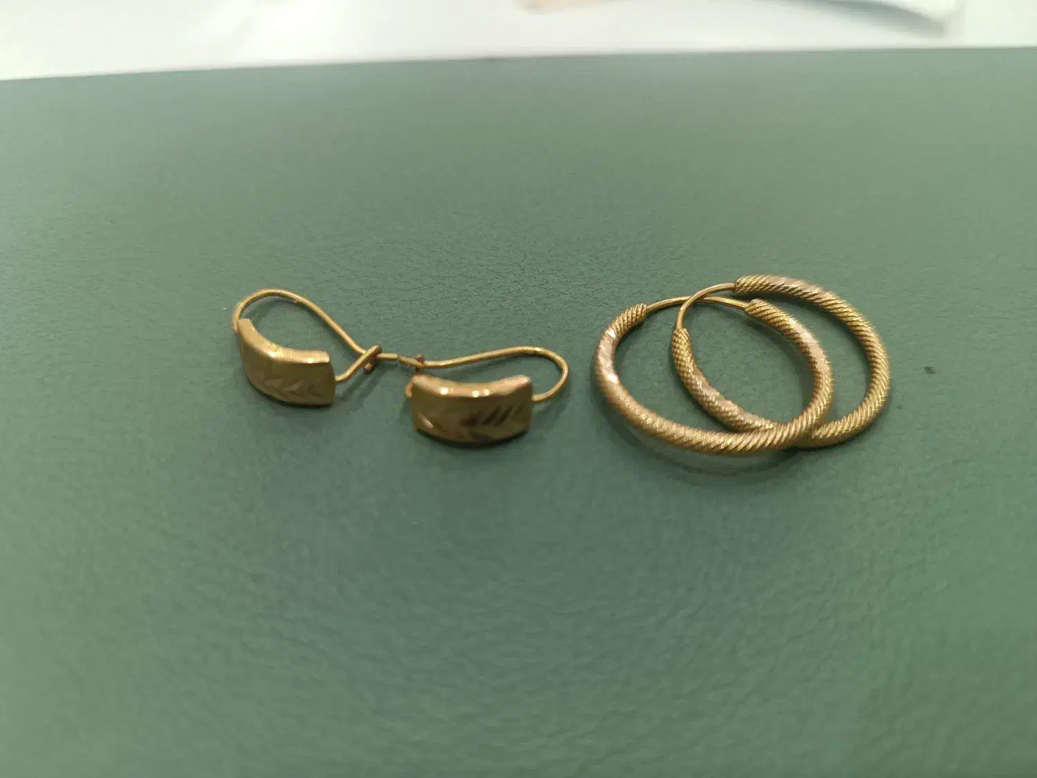 طلا در حد نو|جواهرات|هرسین, |دیوار