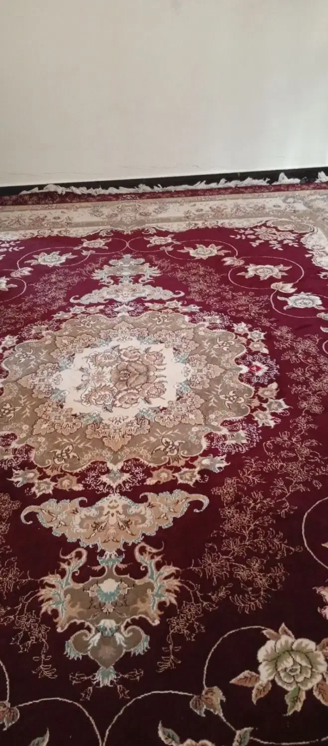 فروش فرش 12 متری و ساعت در حد نو|فرش|نورآباد, |دیوار