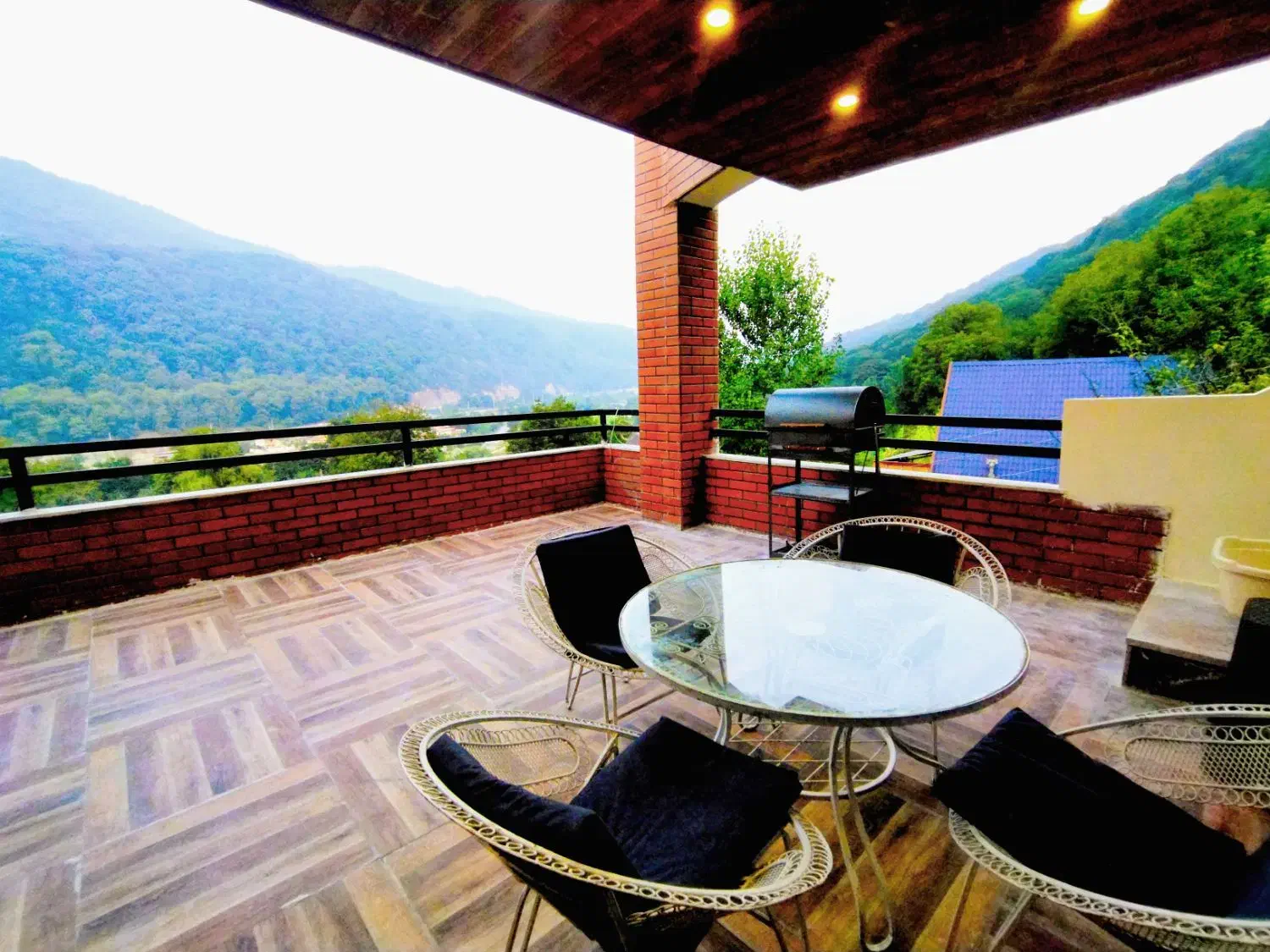 مهرویلا با چشم انداز بی نظیر|اجارهٔ کوتاه‌مدت ویلا و باغ|زیرآب, |دیوار