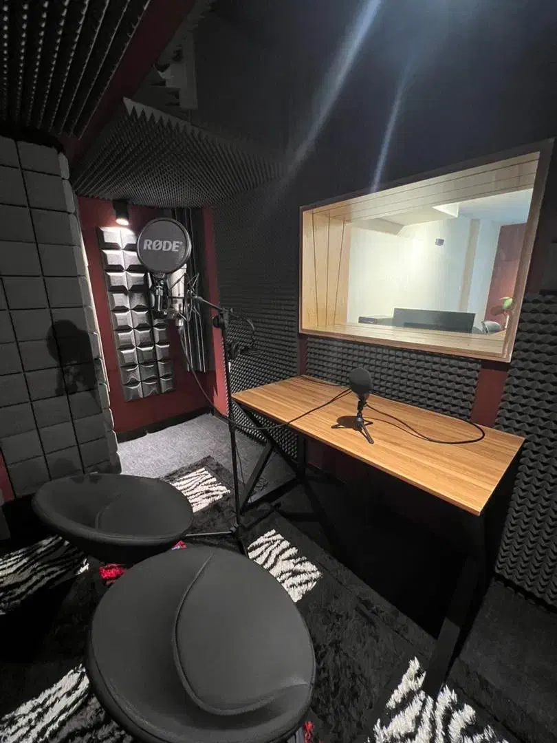 اجاره استودیوی صدا برای ضبط دوبله، گویندگی|اجارهٔ کوتاهمدت دفتر کار و فضای آموزشی|تهران, شیراز|دیوار