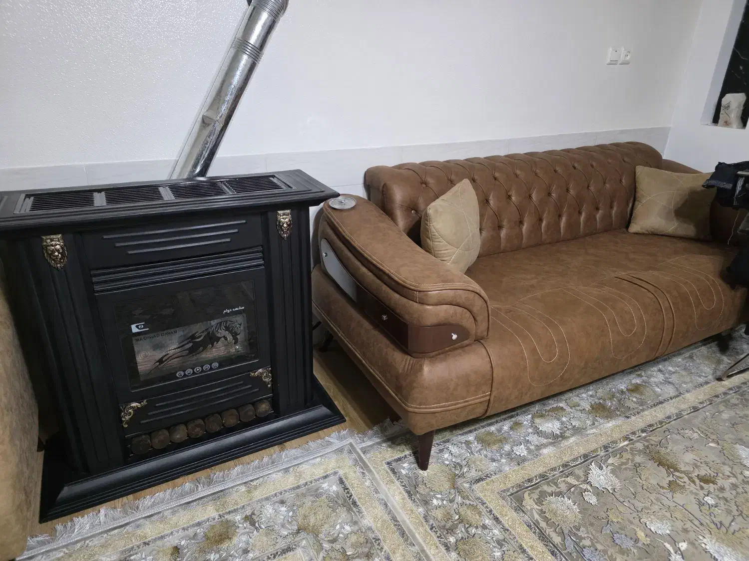 مبل ۸ نفره کاملا تمیز  و سالم|مبلمان خانگی و میز عسلی|برخوار, |دیوار