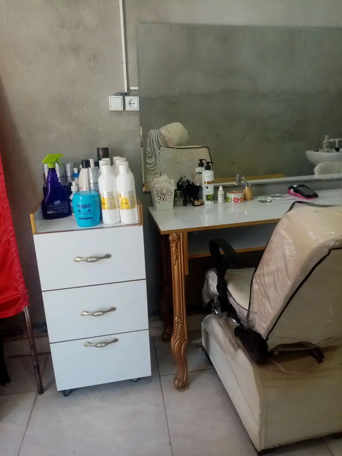 وسایل آرایشگاه زنانه فروش کلی|آرایشگاه و سالن‌های زیبایی|ماهیدشت, |دیوار