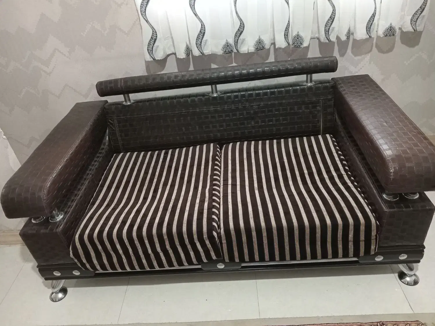 مبل محکم|مبلمان خانگی و میز عسلی|کرج, خرمدشت|دیوار