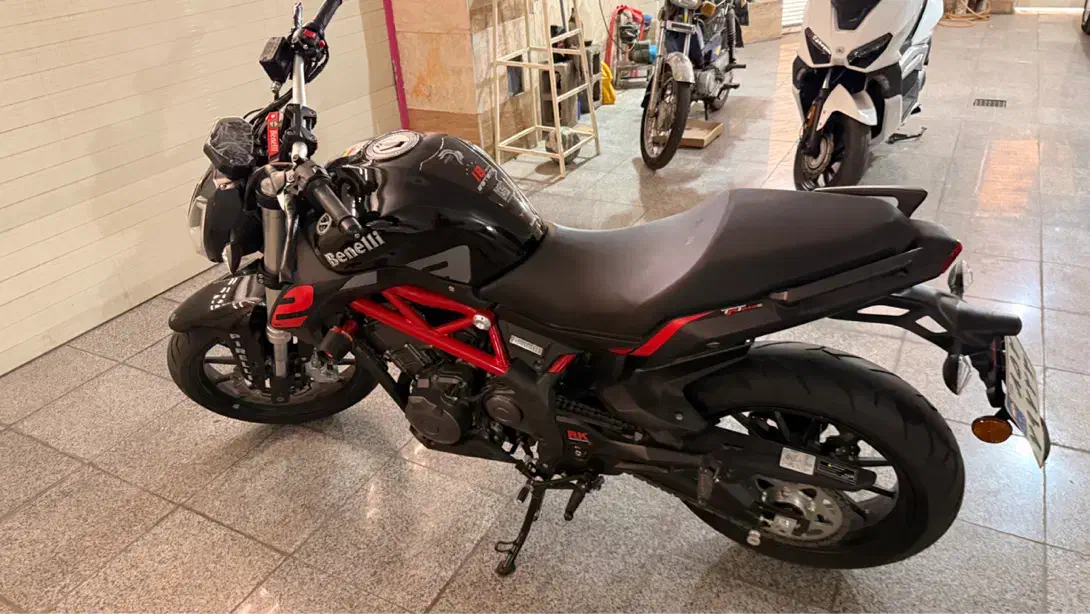 بنلی ۳۰۰ جفت سیلندر 300 مدل ۴۰۳|موتورسیکلت|اهواز, طالقانی|دیوار