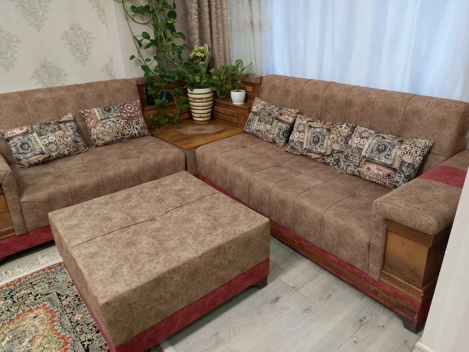 مبل راحتی  ۹ نفر  تمیز و زیباهمراه با باکس و ...|مبلمان خانگی و میز عسلی|لاهیجان, کوی آزادگان|دیوار