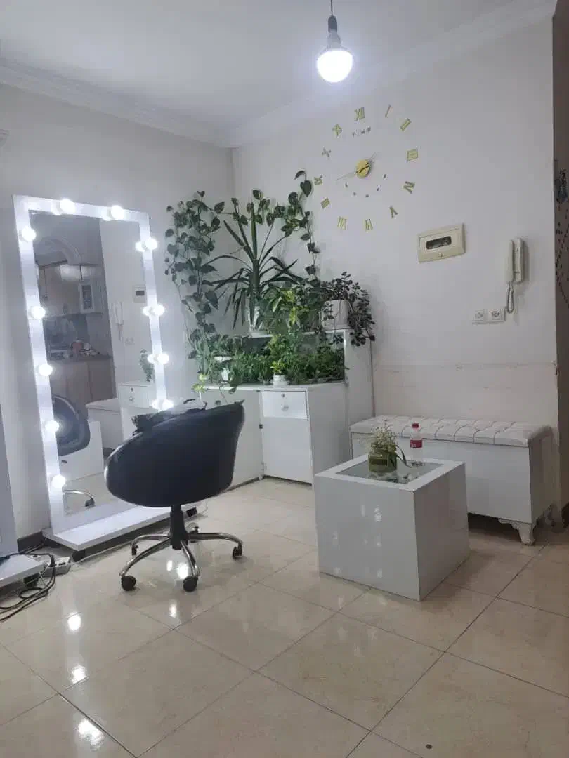 اجاره صندلی در آموزشگاه و آرایشگاه|اجارهٔ دفتر کار، اتاق اداری، مطب|اصفهان, ملکشهر|دیوار