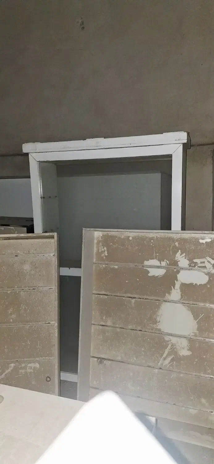 میز کار وویترین و طبقاتش همه شیشه ۱۰ میل|بوفه، ویترین، کنسول|هشتگرد, کوی یاران|دیوار