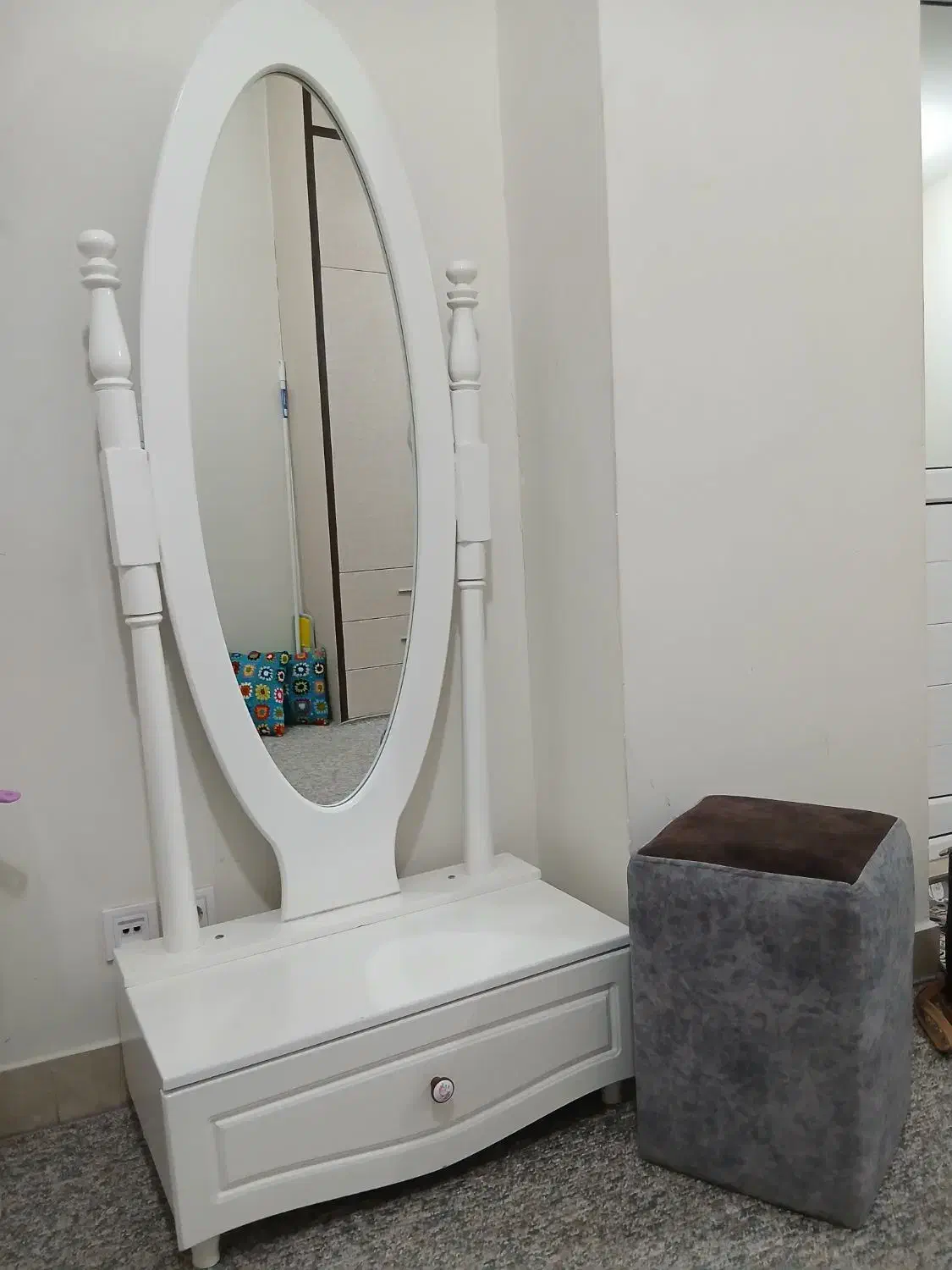 آینه قدی کشو دار با یک پاف|آینه|سنندج, |دیوار