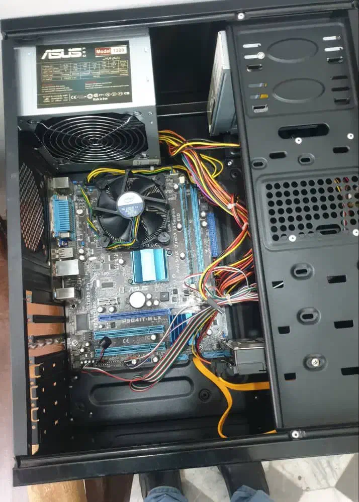 سیستم کامپیوتر|رایانه رومیزی|رامیان, |دیوار