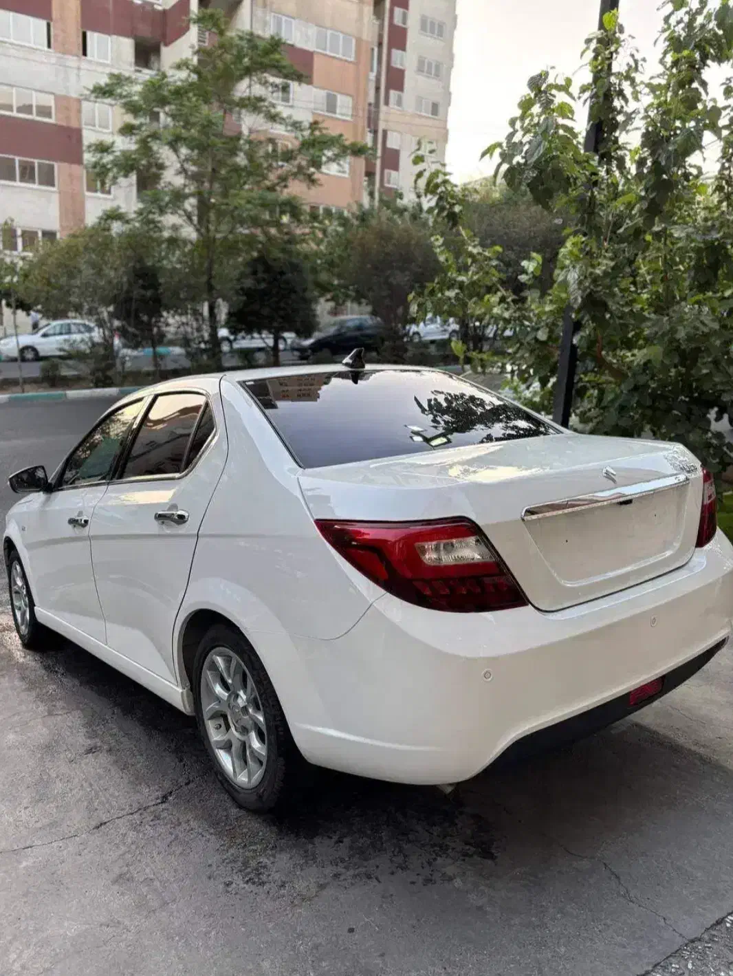 دنا پلاس توربو اتومات۱۴۰۲ کم کار|خودرو سواری و وانت|تبریز, |دیوار