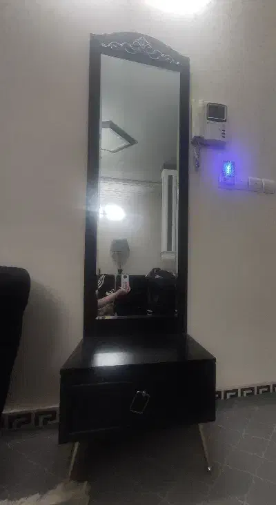 میز و عسلی و آیینه قدی|مبلمان خانگی و میز عسلی|ری, فیروزآبادی|دیوار