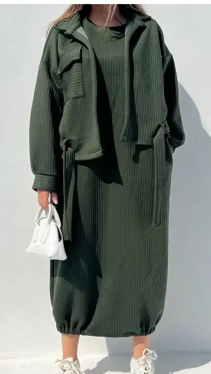 پالتو (هودی)|لباس|بم, |دیوار