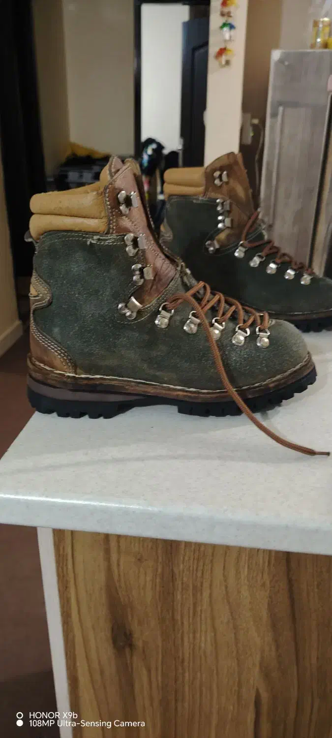 بوت چرم دست دوز|کیف، کفش، کمربند|صدرا-فارس, فاز ۱|دیوار