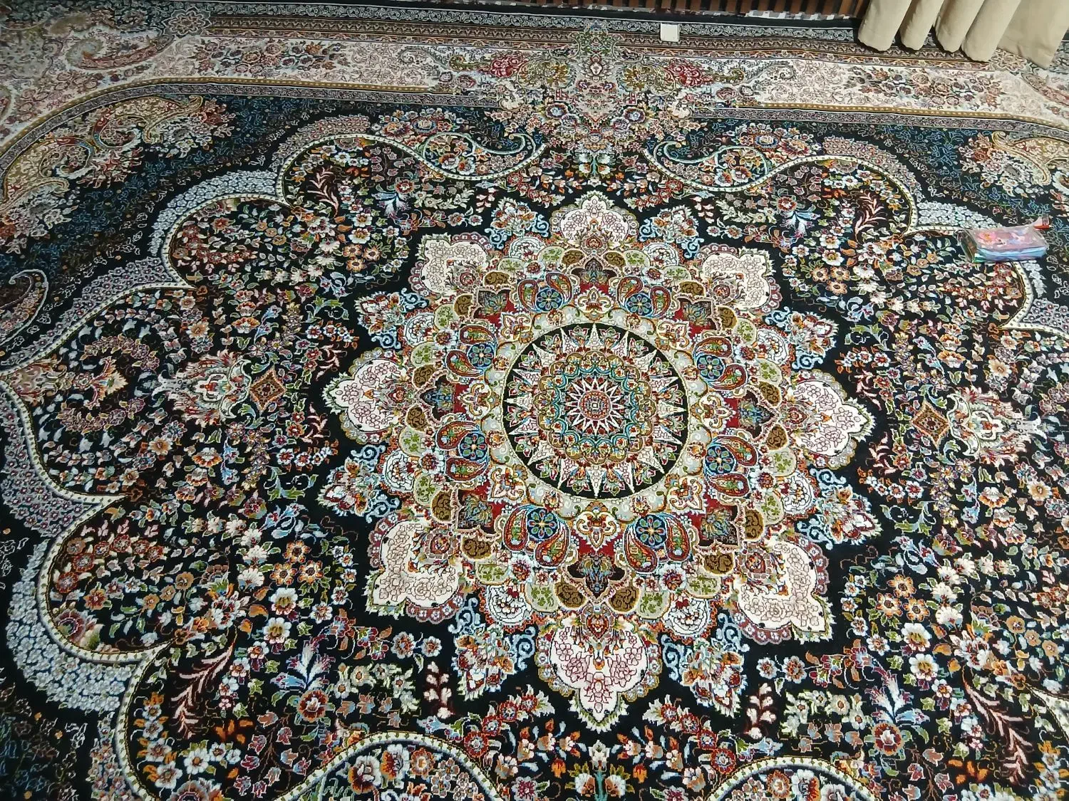 دوعدد قالی فروشی|فرش|جیرفت, |دیوار