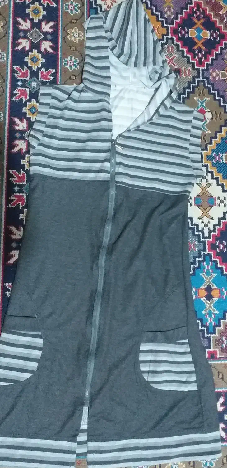 جلیقه بلند طوسی با جیب راه راه و کلاه فروش فوری|لباس|پیر بکران, |دیوار