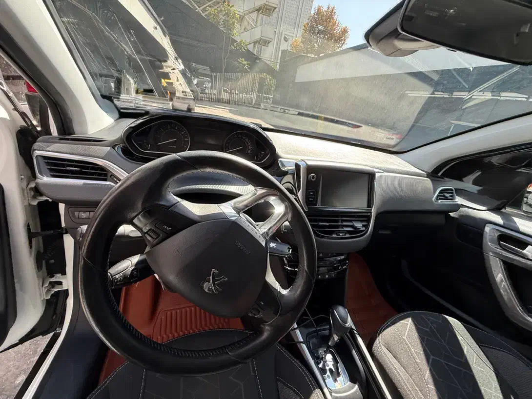 پژو 2008 مدل 1398|خودرو سواری و وانت|مشهد, هفت تیر (آب و برق)|دیوار