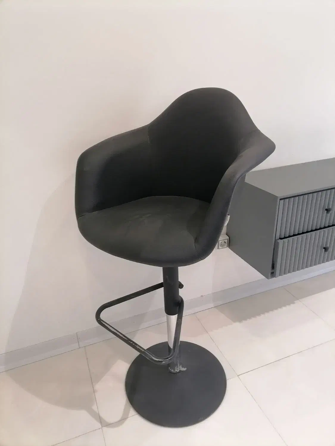 وسایل سالنی|صندلی و نیمکت|بجنورد, |دیوار