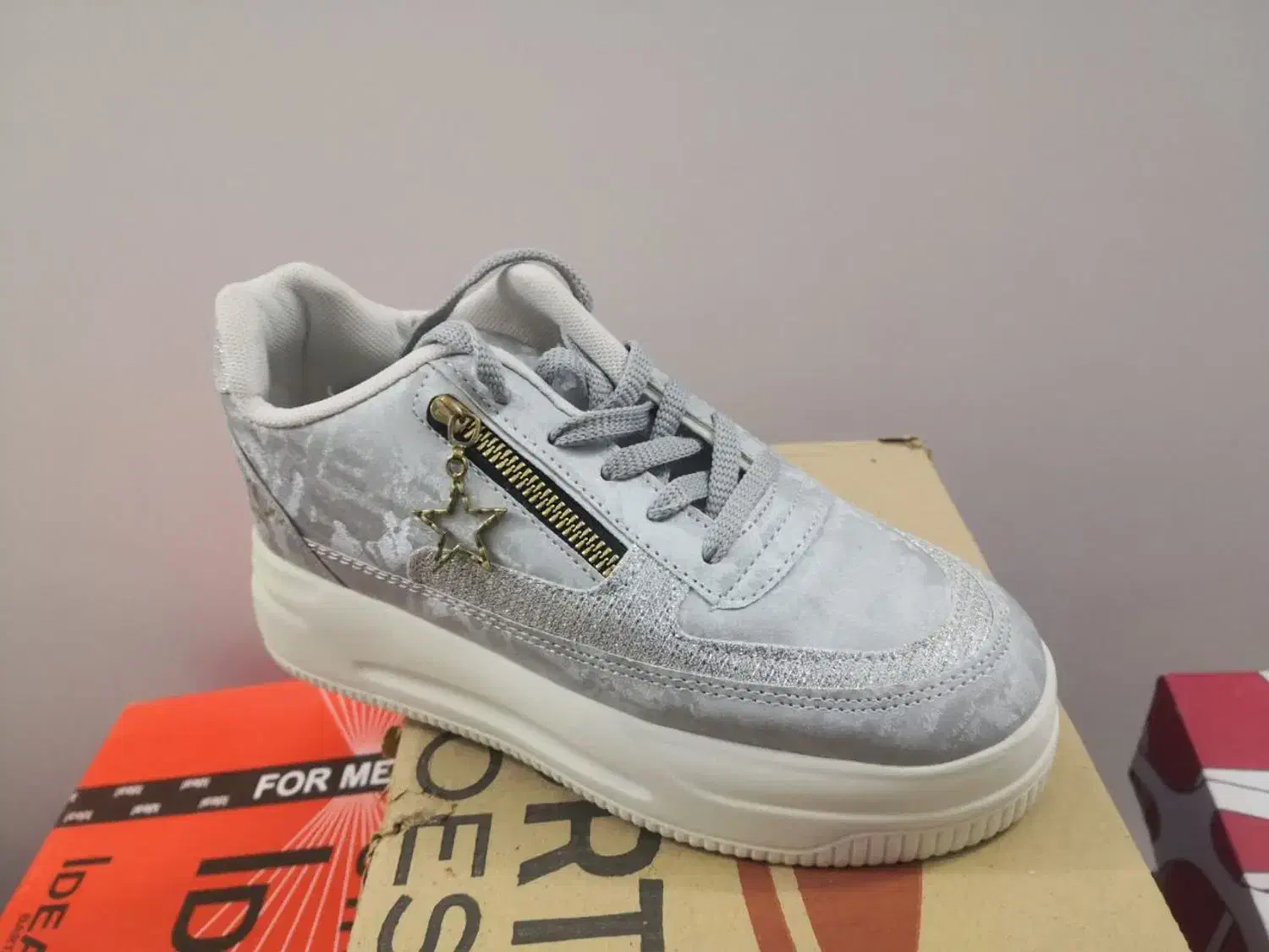 کفش کتونی پتینه زیپ دار زنانه|کیف، کفش، کمربند|کاشان, باهنر|دیوار