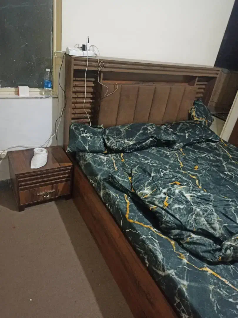 سرویس خواب|تخت و سرویس خواب|شاهین‌شهر, فیض|دیوار