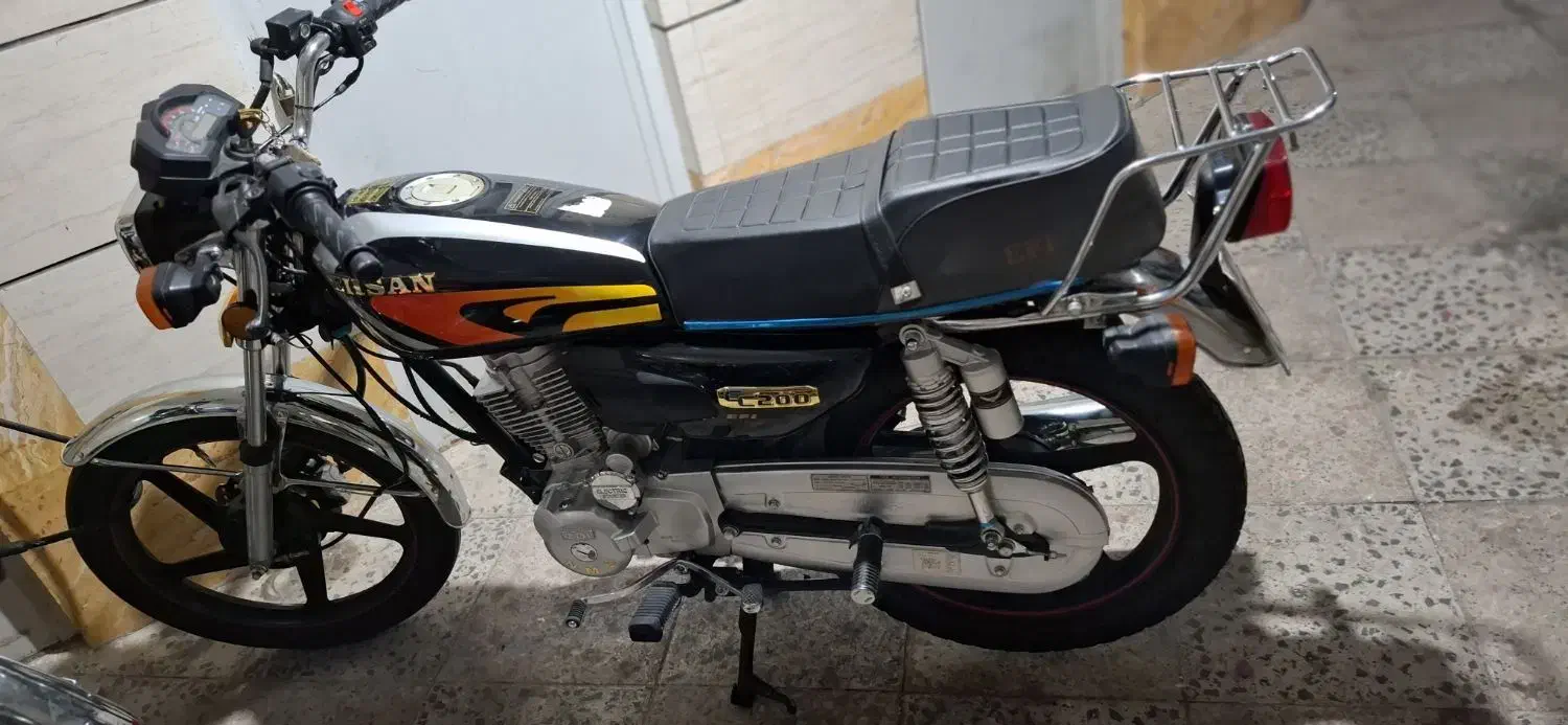 موتور ۲۰۰|موتورسیکلت|شیراز, زرهی|دیوار