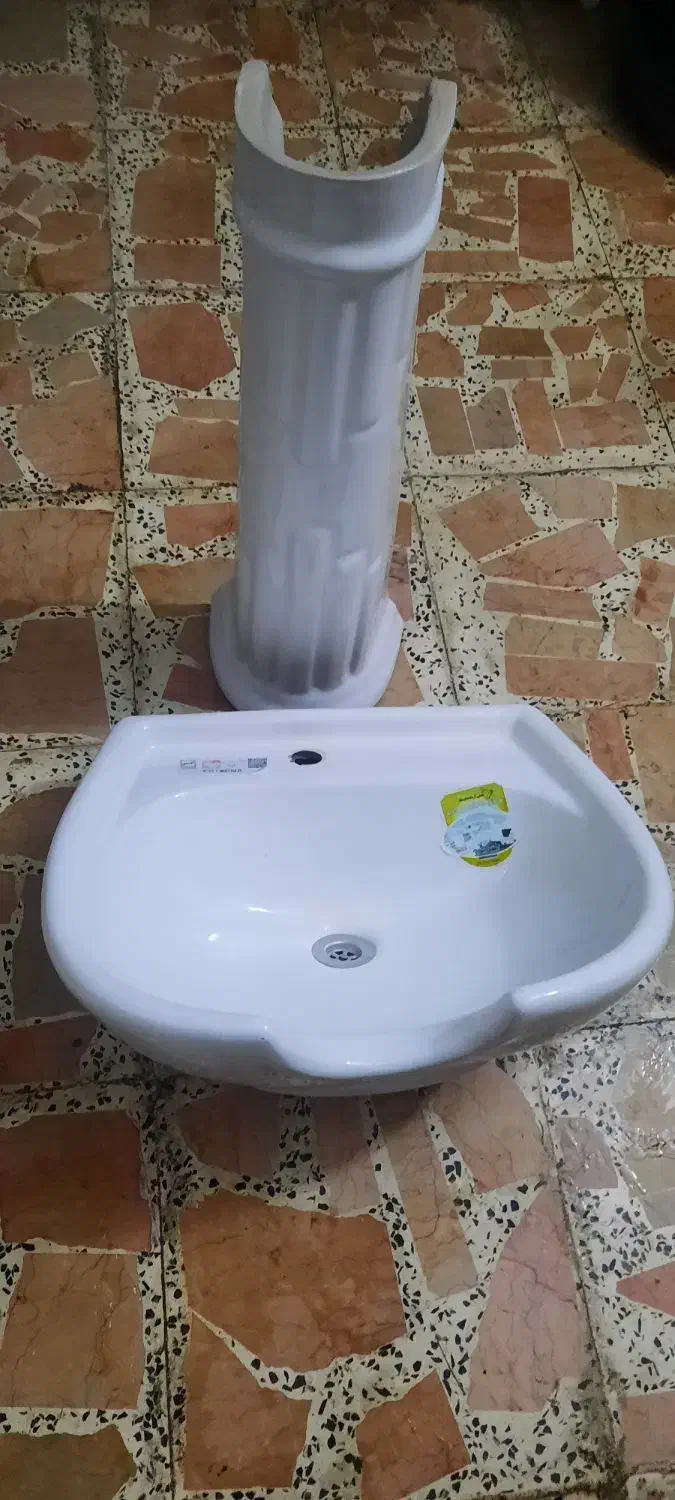 روشویی سالم با پایه نو|لوازم سرویس بهداشتی|رشت, هلال احمر|دیوار