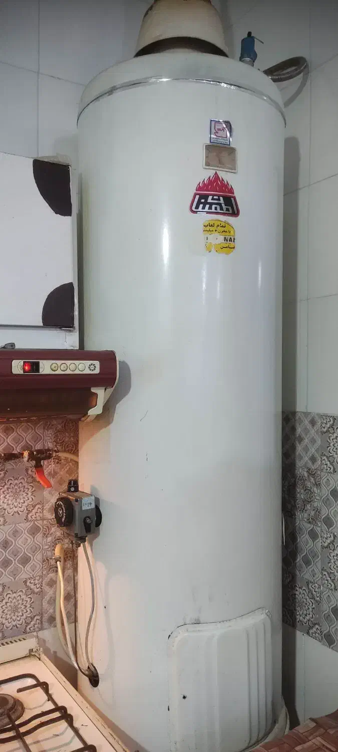 آبگرمکن مخزنی بزرگ سالم|آبگرمکن، پکیج، شوفاژ|داراب, |دیوار