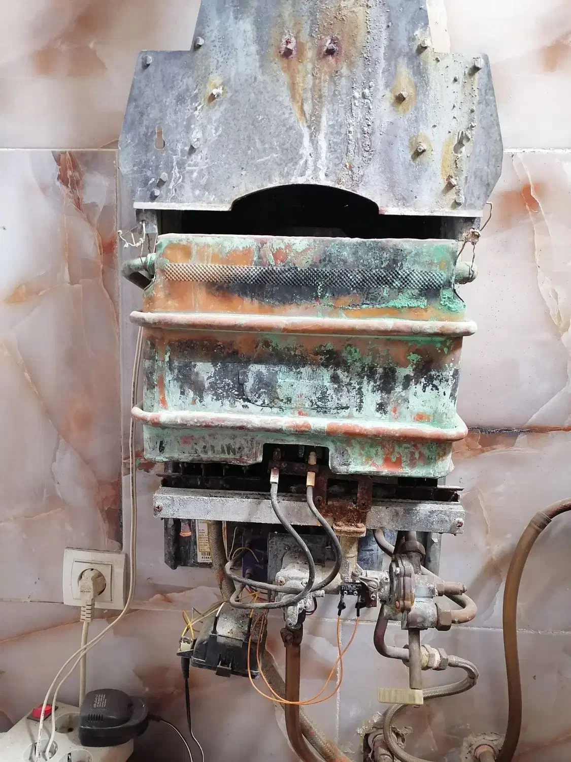 به علت جابه جای|آبگرمکن، پکیج، شوفاژ|گرگان, |دیوار