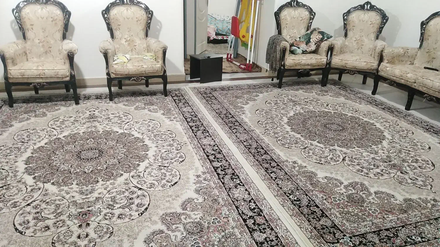 دوتخته فرش 9متری 700شانه سالم بدون سوختگی وپارگی|فرش|گرمدره, |دیوار
