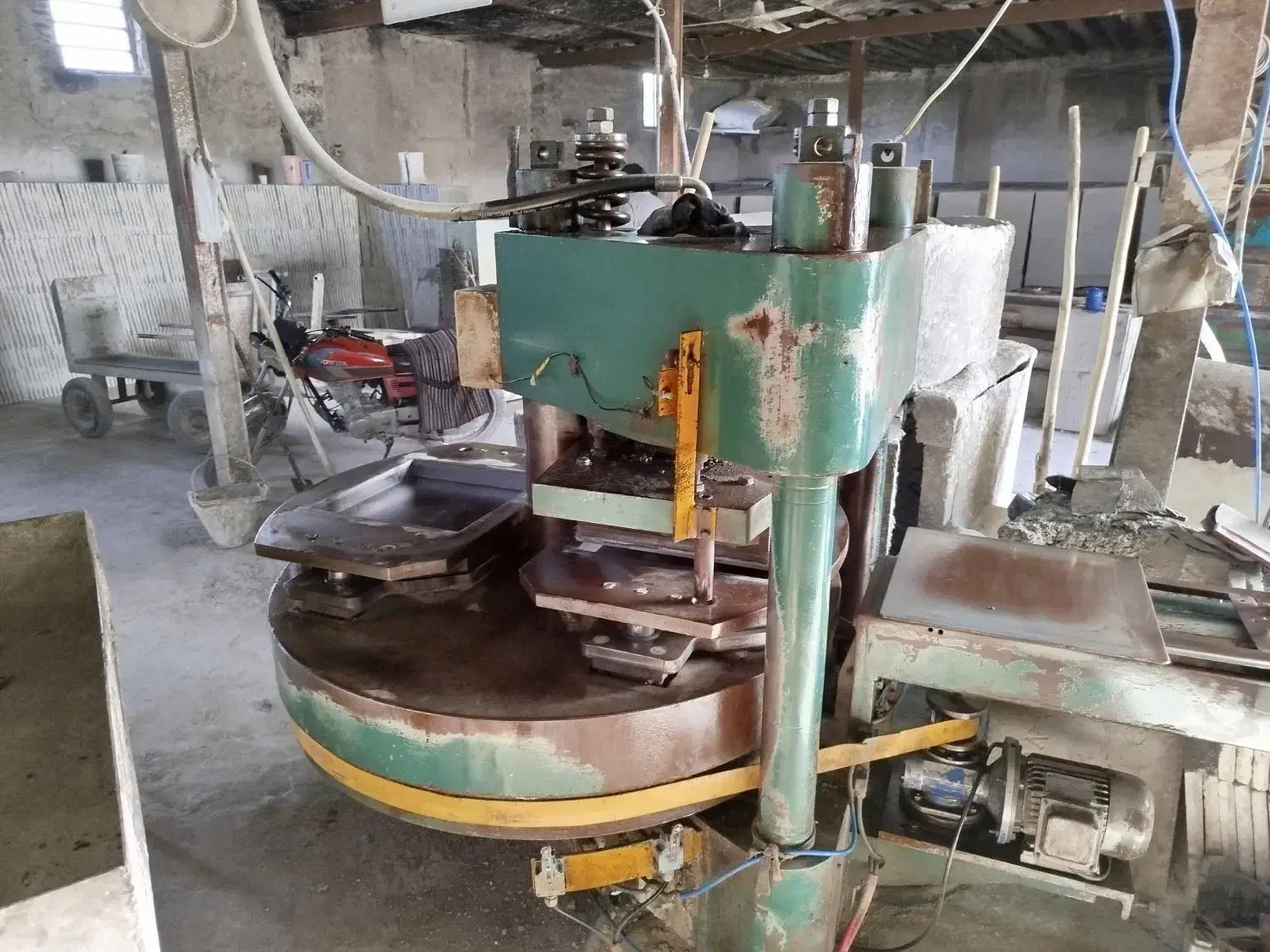 پرس دو ایستگاه موزاییک ساخت طلایی|ماشینآلات صنعتی|اصفهان, مشکین|دیوار