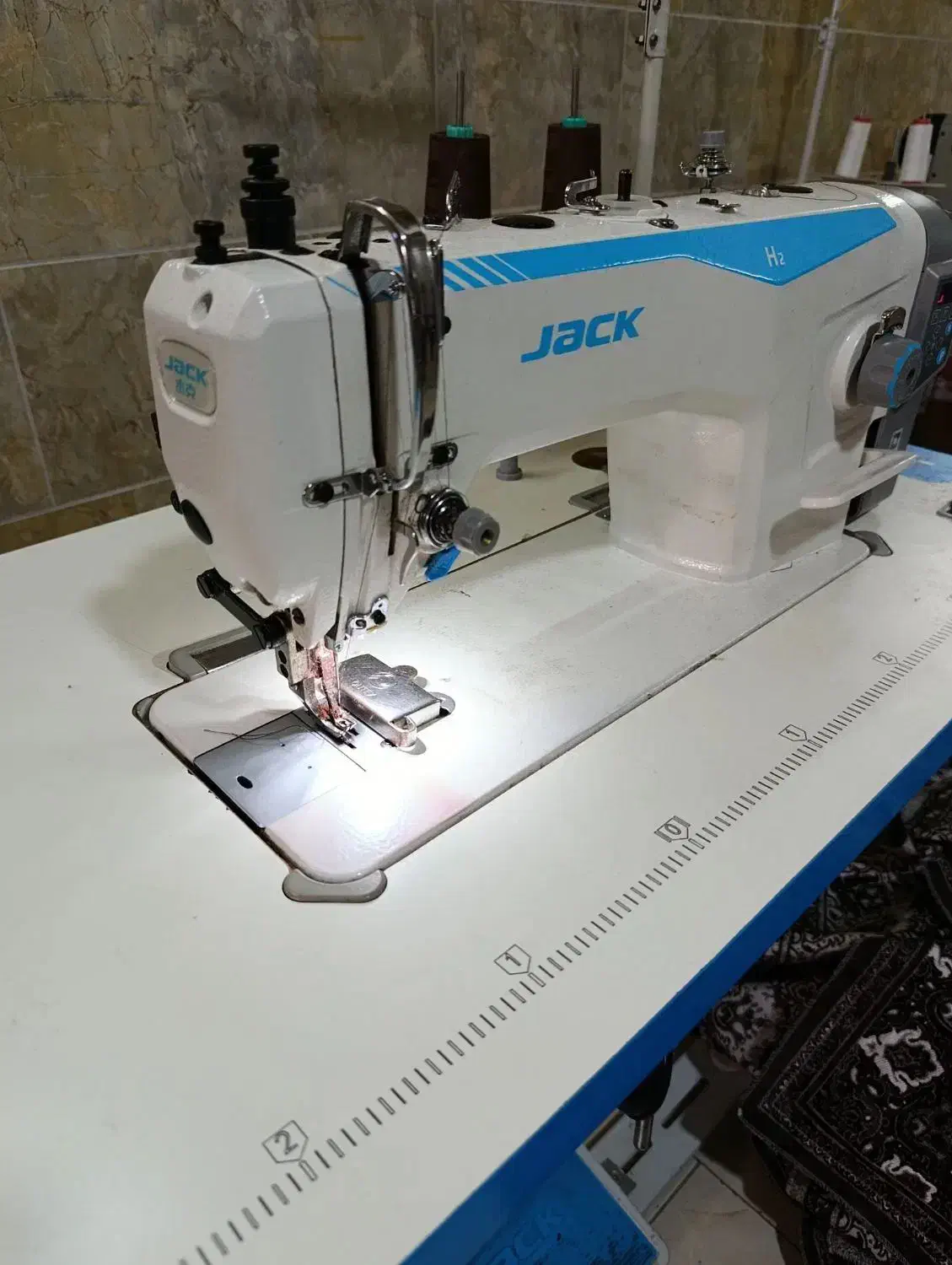 استخدام خانم چرخکار و وردست خیاط|استخدام صنعتی، فنی، مهندسی|شیراز, شهرک گلستان|دیوار