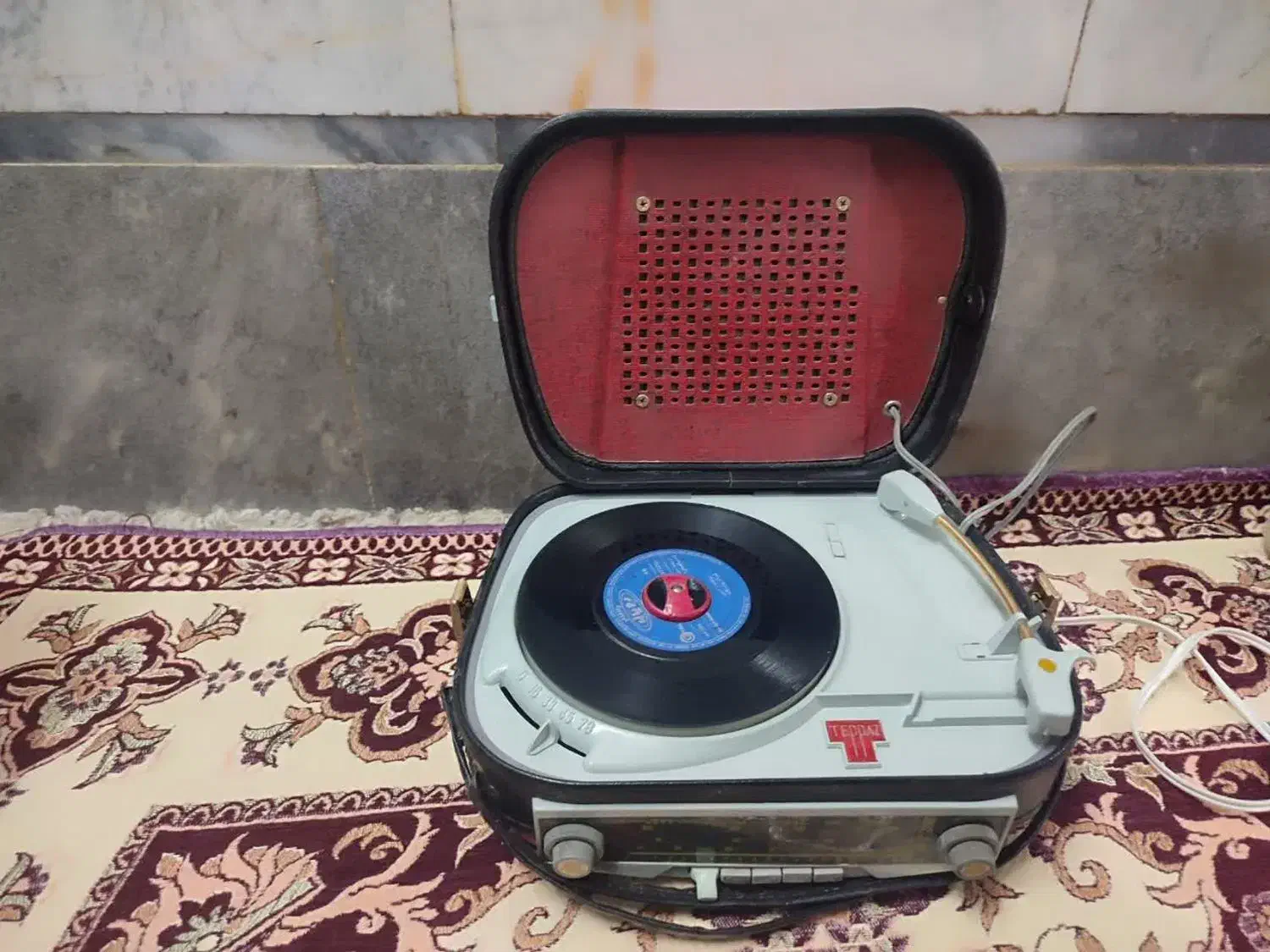 گرام ، گرامافون تپاز|کلکسیون اشیاء عتیقه|تهران, فلسطین (میدان انقلاب)|دیوار