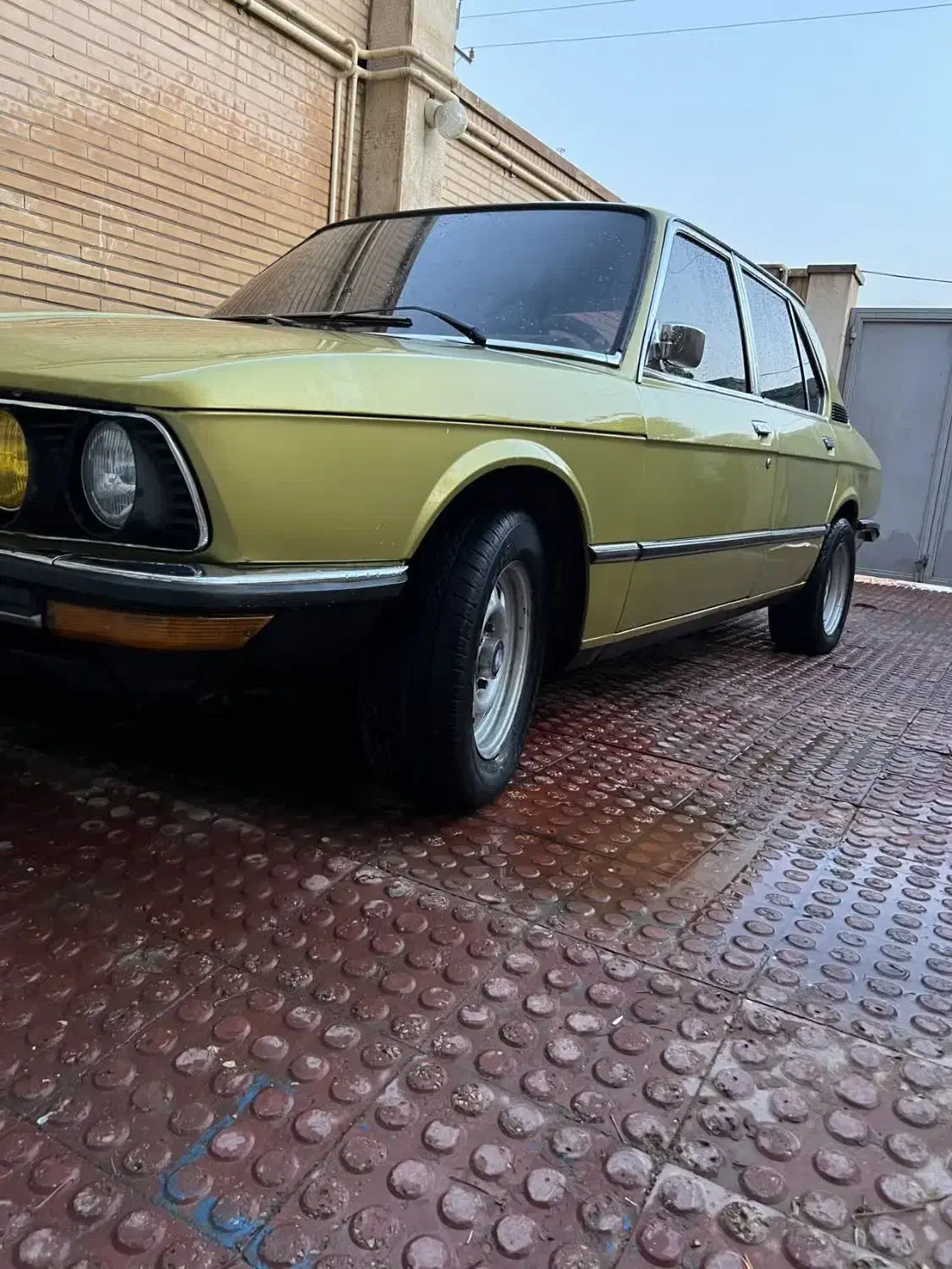 bmw 518|خودرو کلاسیک|پرند, فاز ۲|دیوار