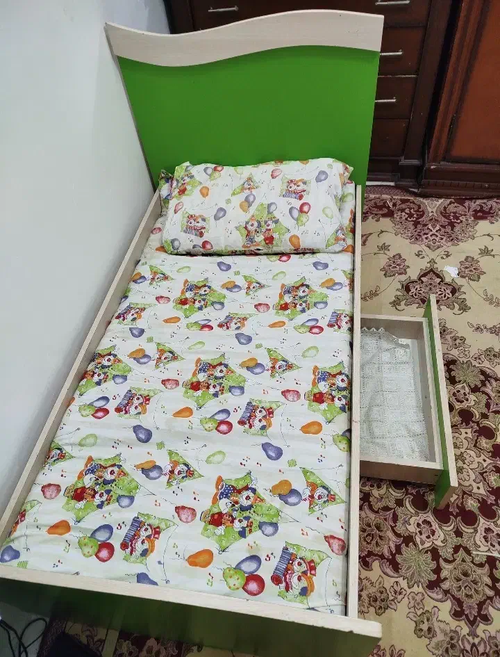 تخت کودک اسپرت|تخت و صندلی بچه|قم, شهدا|دیوار