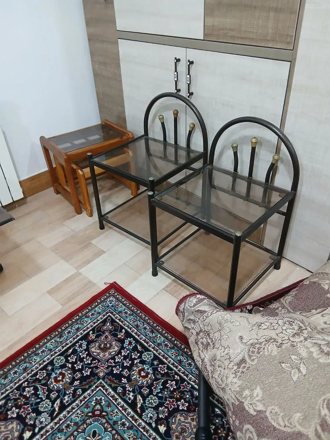 دو عدد پاتختی فلزی|تخت و سرویس خواب|فومن, |دیوار