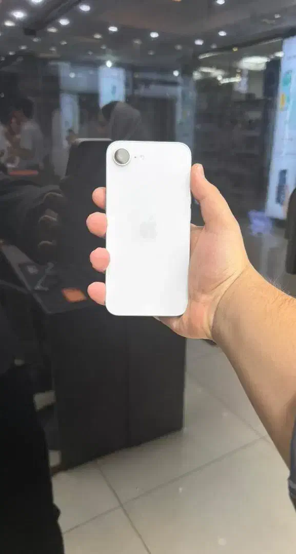 آیفون ۱۶eگوشی خاص با رنگ خاص و شرایط اقساط|موبایل|اصفهان, مفتح|دیوار