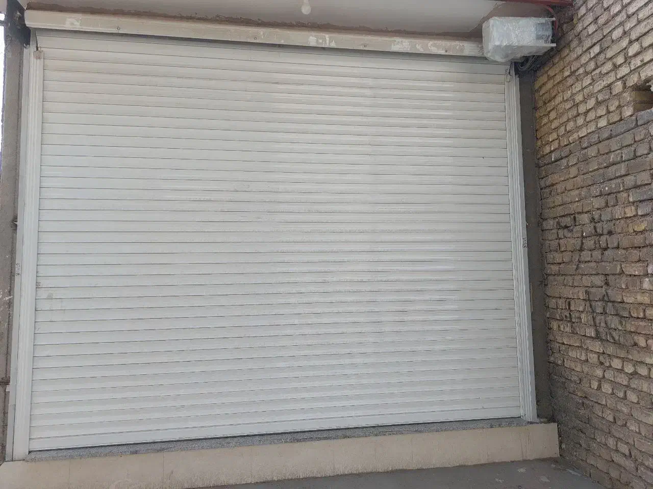 اجاره مغازه ۱۰ متر با زیرزمین|اجارهٔ مغازه و غرفه|خمینی‌شهر, |دیوار