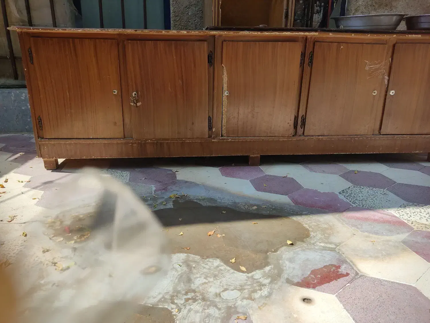 یک عدد کمد زیرباری|جاکفشی، کمد، دراور|کوار, |دیوار