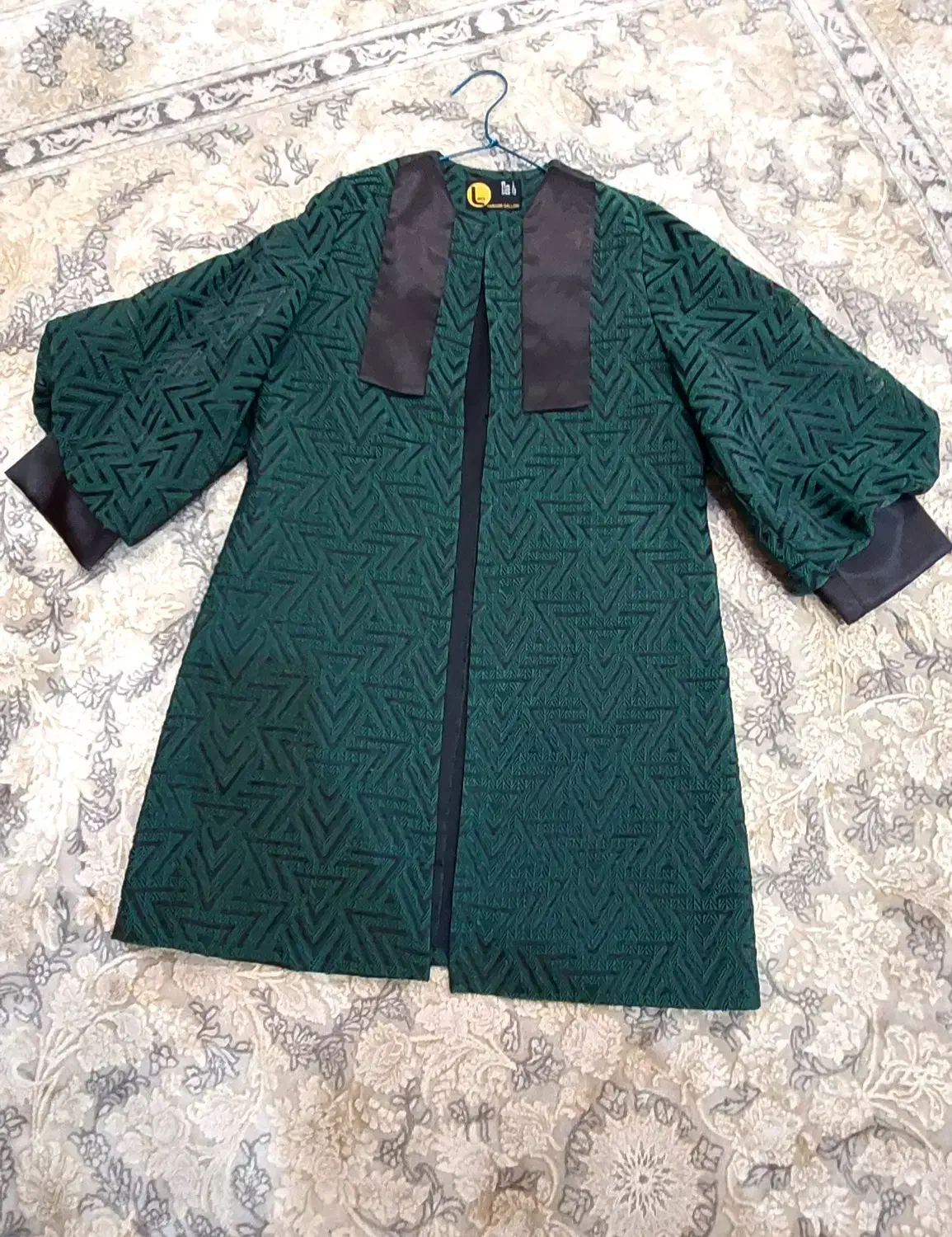 چند مانتو زیبا و کاربردی|لباس|صومعه‌سرا, |دیوار