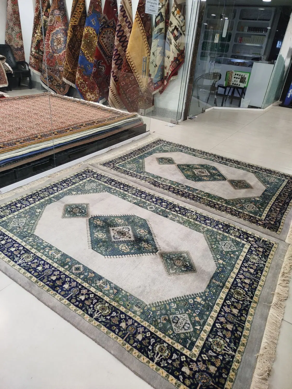 فرش دستباف اصل قشقایی مارک دار|فرش|همدان, |دیوار
