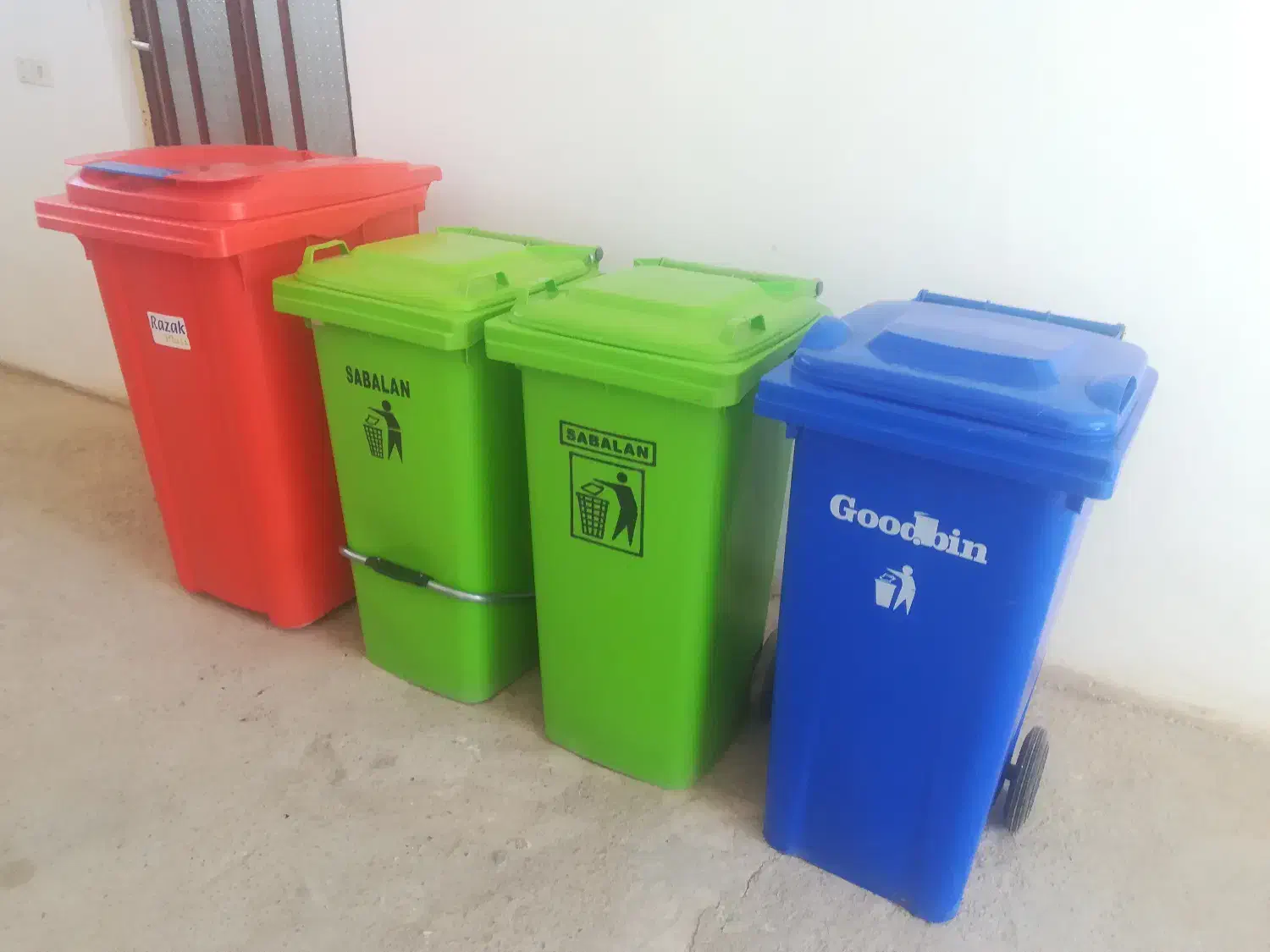 سطل کارگاهی|لوازم نظافت|شاهین‌شهر, فردوسی|دیوار