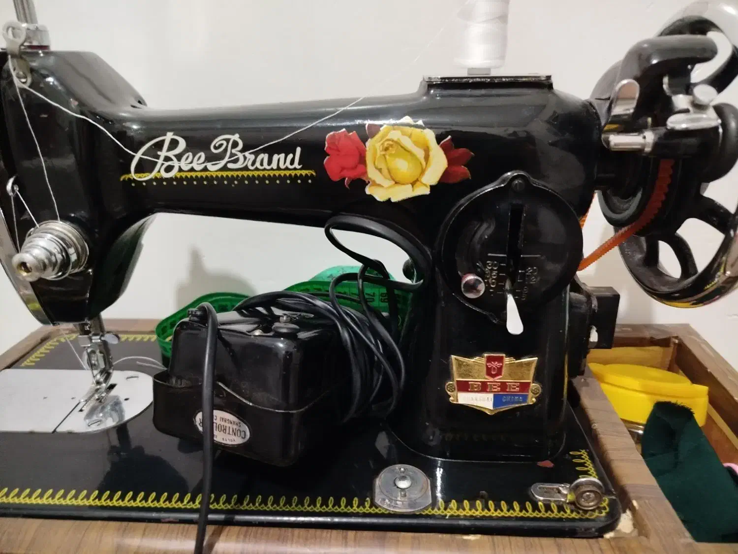 چرخ خیاطی مارشال گل سرخ تمیز دینام دار|چرخ خیاطی و ریسندگی|سقز, |دیوار