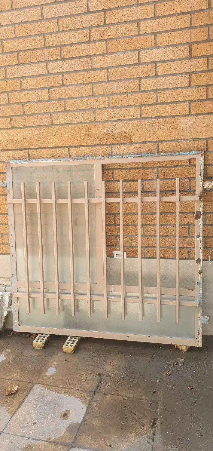 پنجره فلزی|مصالح و تجهیزات ساختمان|ابریشم, |دیوار