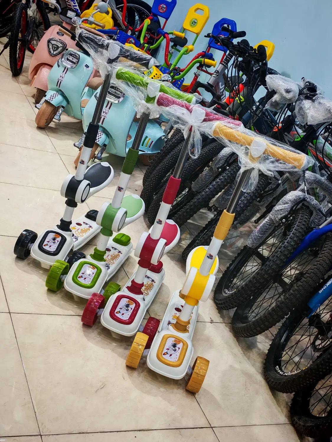 اسکوتر چراغ دار موزیکال|دوچرخه، اسکیت، اسکوتر|اهواز, نادری|دیوار